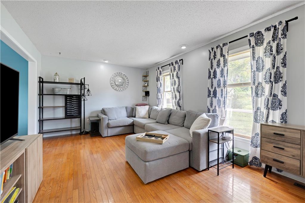 506 S Mulberry Street Property Photo 7