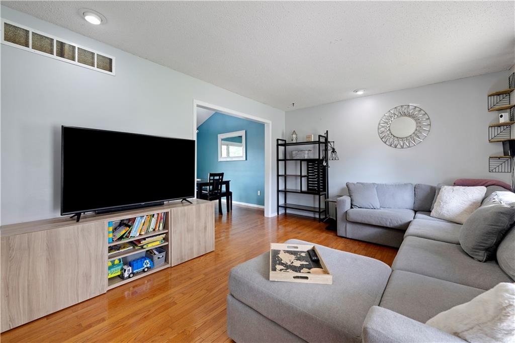 506 S Mulberry Street Property Photo 8