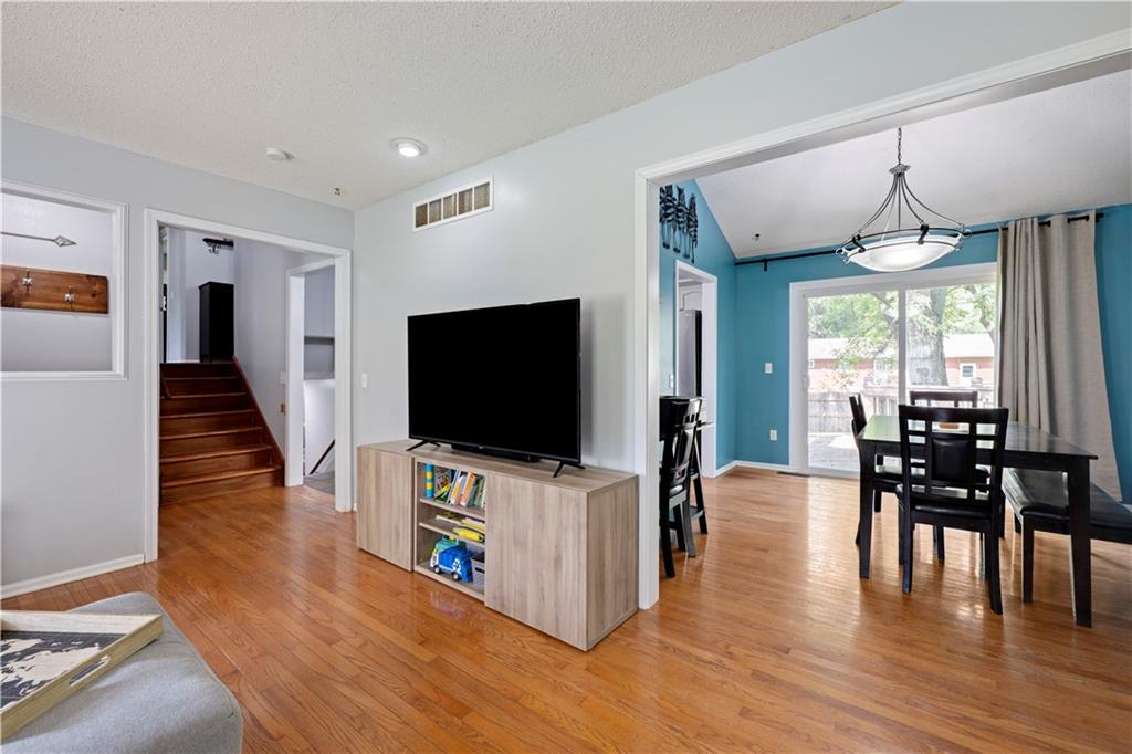 506 S Mulberry Street Property Photo 9