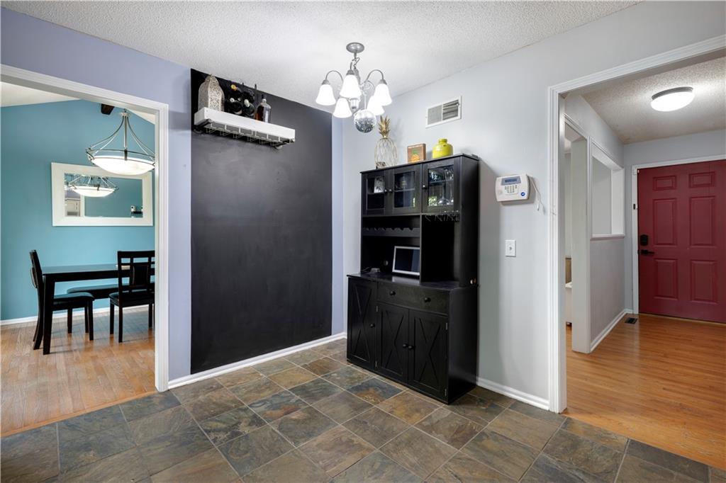 506 S Mulberry Street Property Photo 14