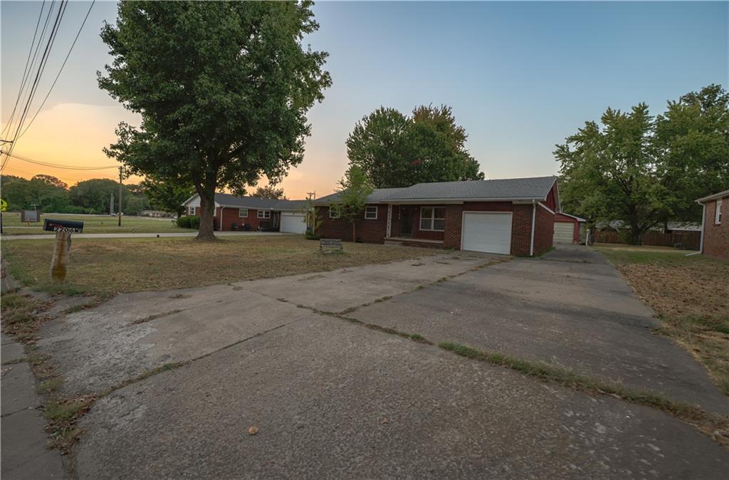 2206 W 1st Street Property Photo 7