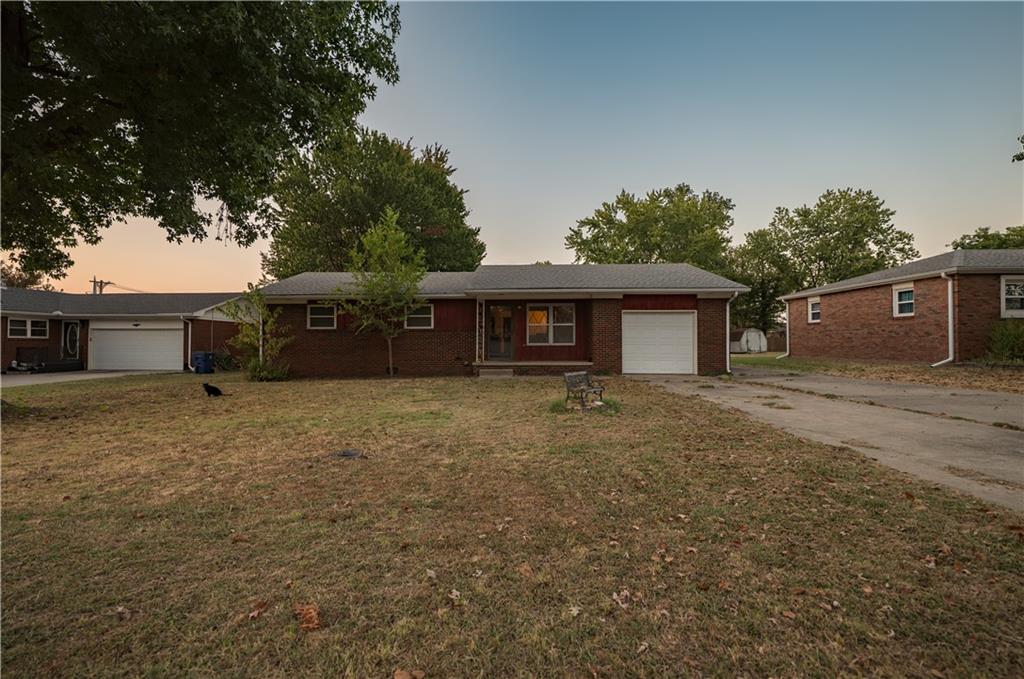 2206 W 1st Street Property Photo 9