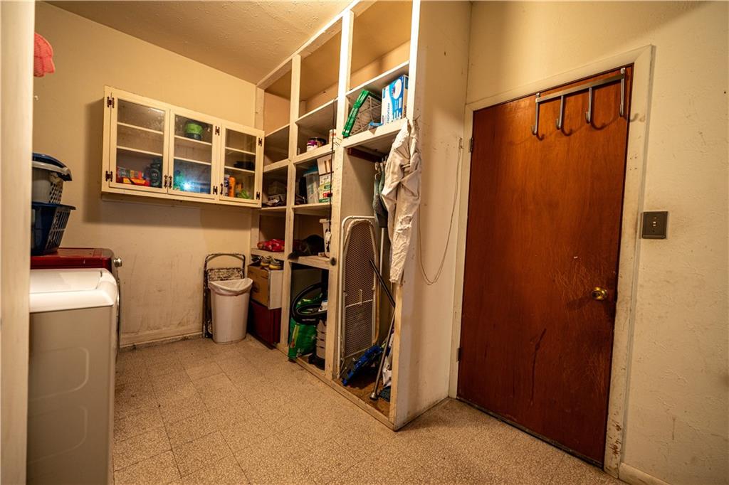 2206 W 1st Street Property Photo 31