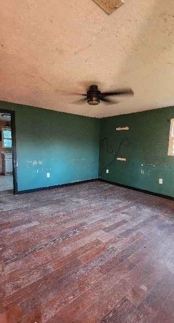 901 E Maple Street Property Photo 5