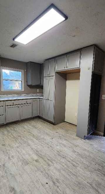 901 E Maple Street Property Photo 9