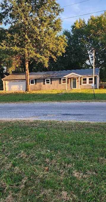 901 E Maple Street Property Photo 26