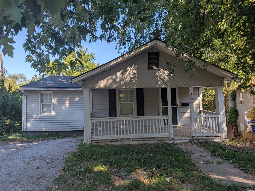 8704 Roberts Avenue Property Photo 1