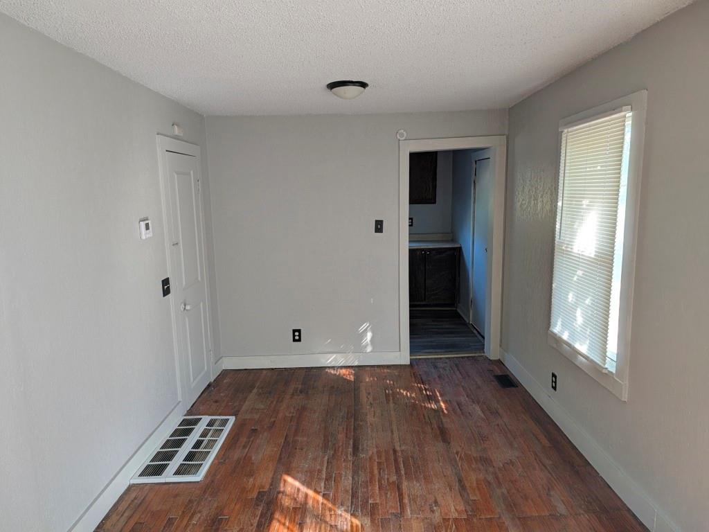 8704 Roberts Avenue Property Photo 3