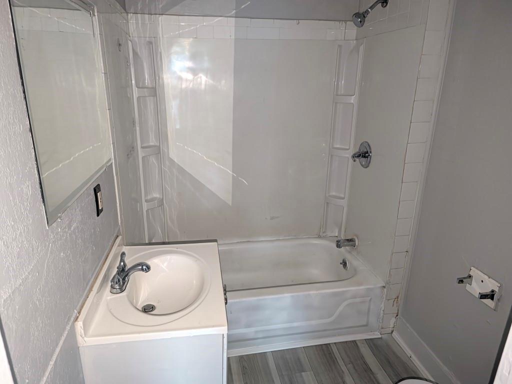 8704 Roberts Avenue Property Photo 8