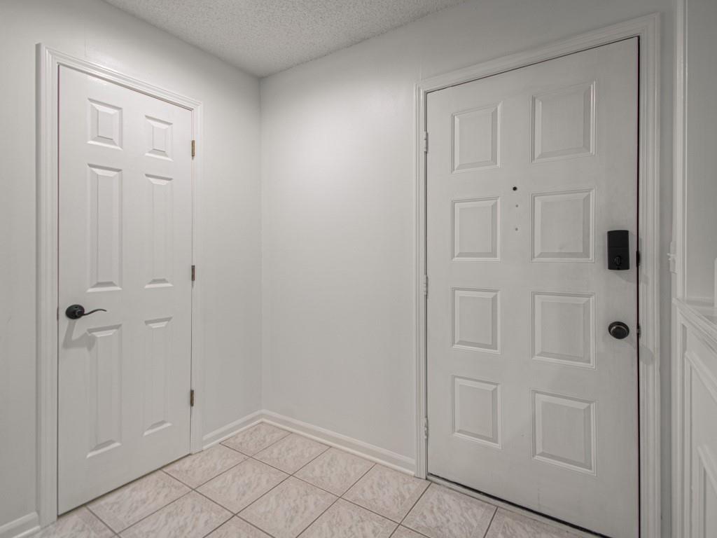 4027 S Crysler Avenue Property Photo 3