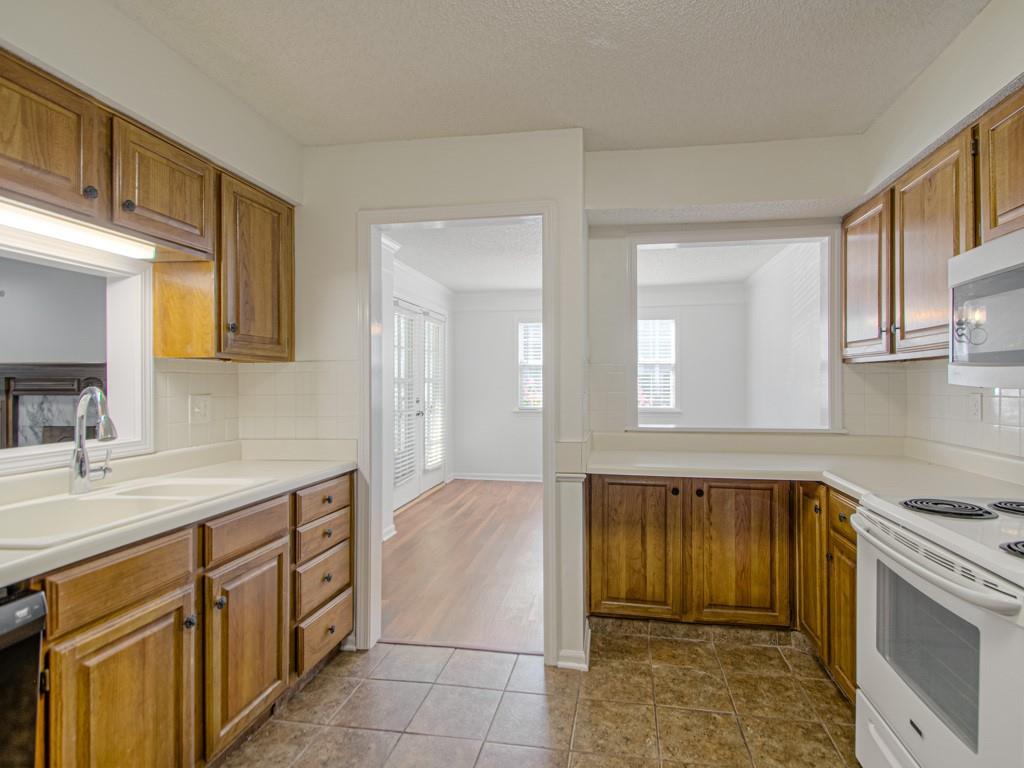 4027 S Crysler Avenue Property Photo 11