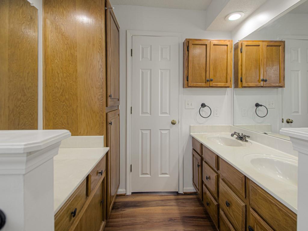 4027 S Crysler Avenue Property Photo 16