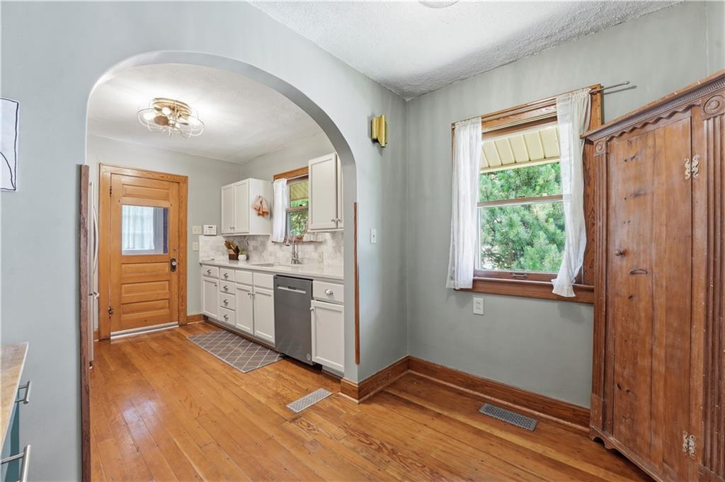 5836 Harrison Street Property Photo 12
