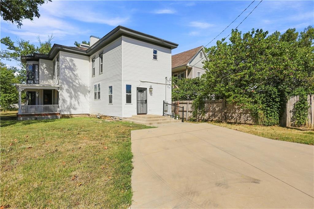 523 S Judson Street Property Photo 3
