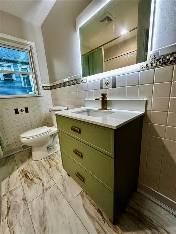203 W 11th Street Property Photo 34