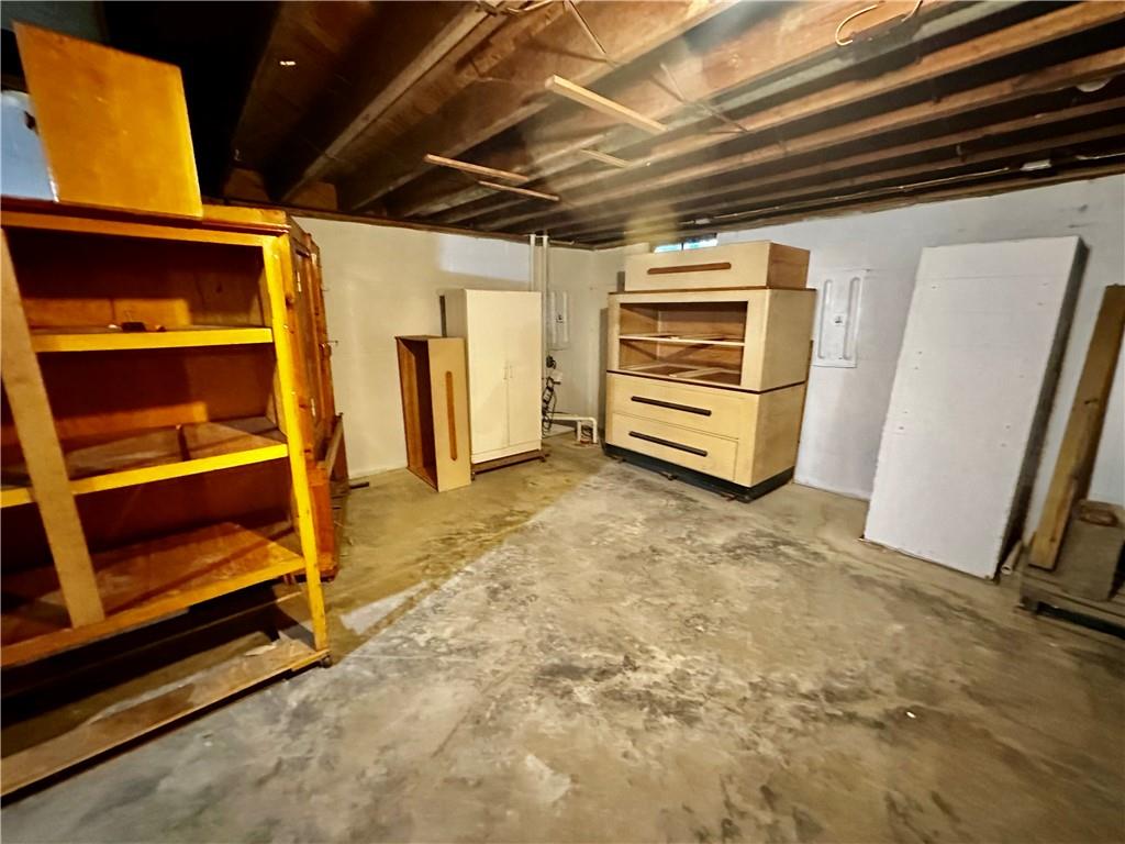 203 W 11th Street Property Photo 51