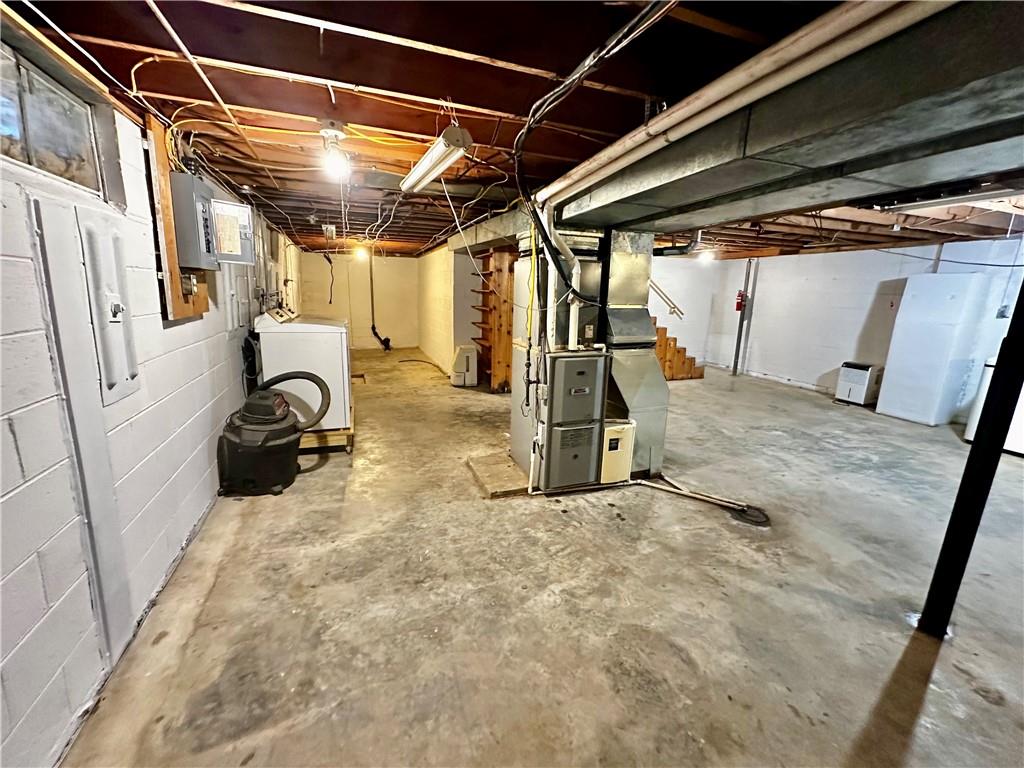 203 W 11th Street Property Photo 55