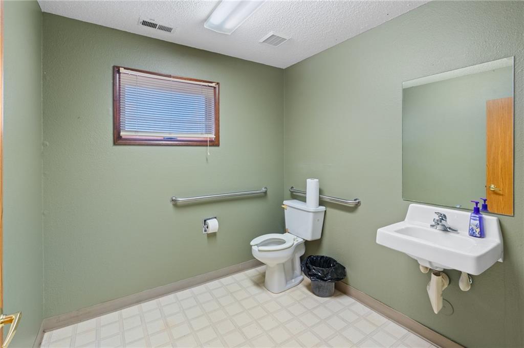 101 S Frame Street Property Photo 29