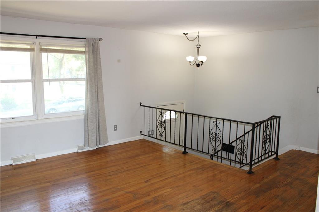 16623 E 42nd Terrace Property Photo 4