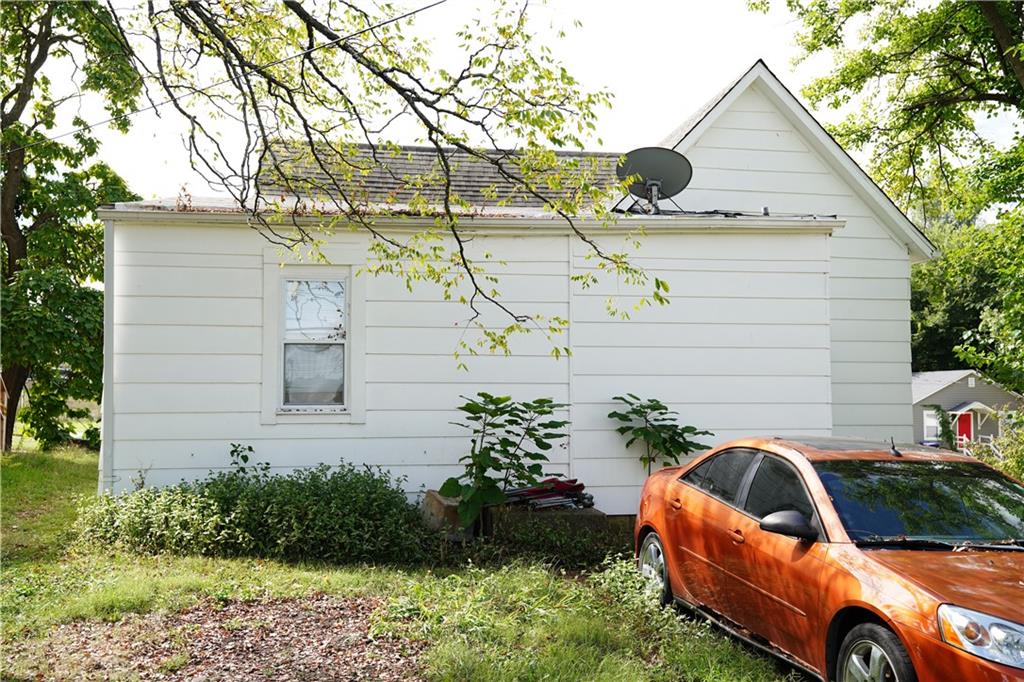 211 Ming Street Property Photo 5