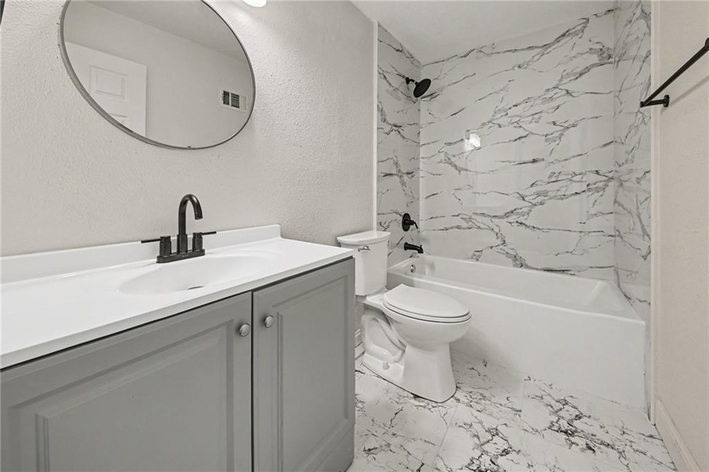 7135 Main Street Property Photo 10