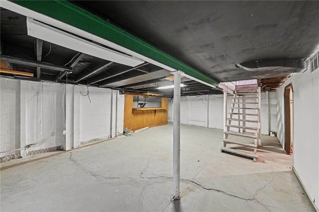 7135 Main Street Property Photo 11