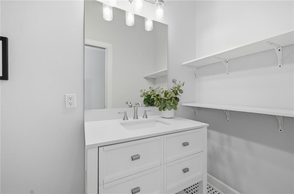 430 N Thompson Street Property Photo 20