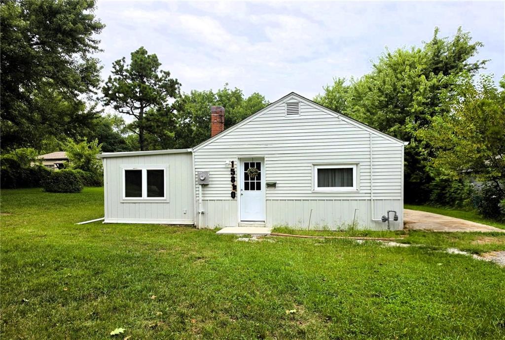 15812 E Independence Avenue Property Photo 1