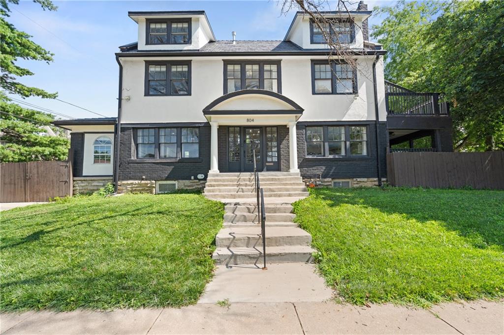 804 W 33rd Street Property Photo
