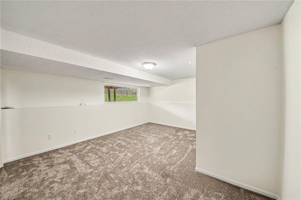 11010 N Booth Avenue Property Photo 13