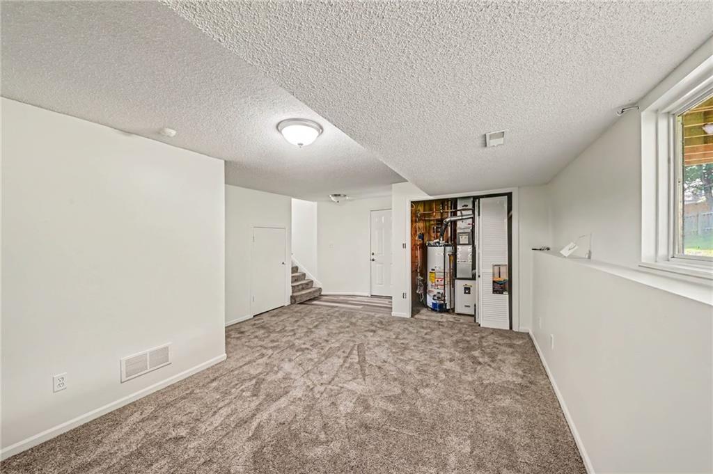 11010 N Booth Avenue Property Photo 14
