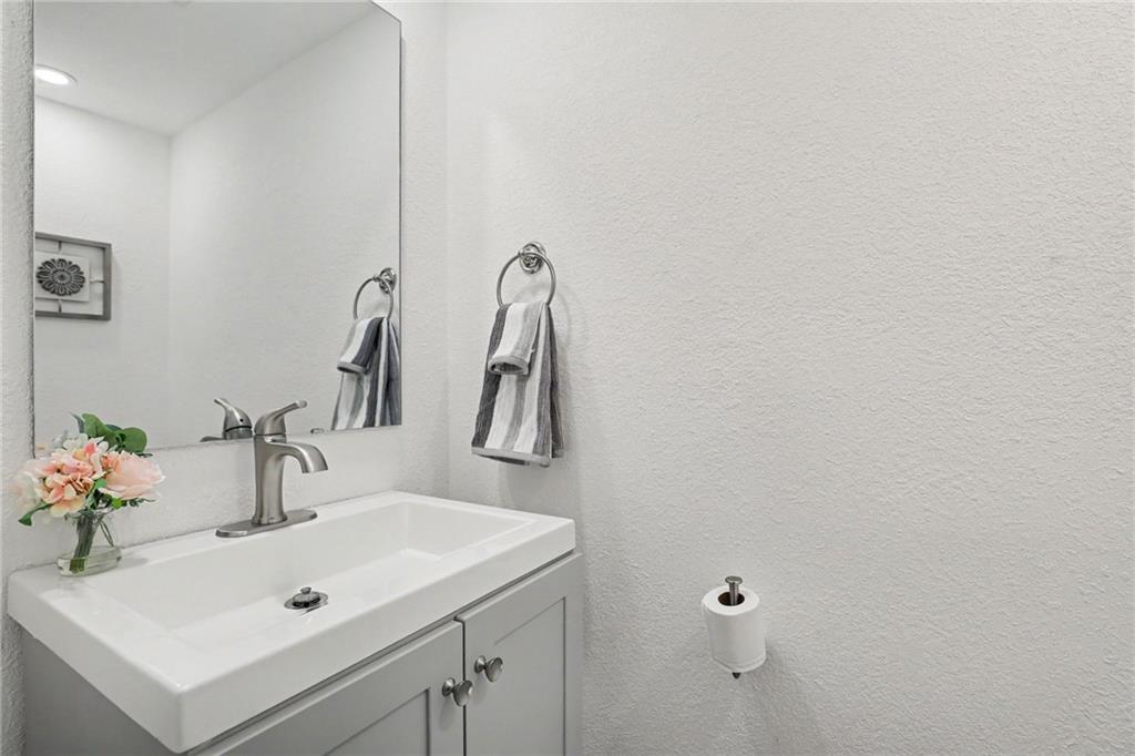 6924 Nw Chapel Woods Lane Property Photo 14
