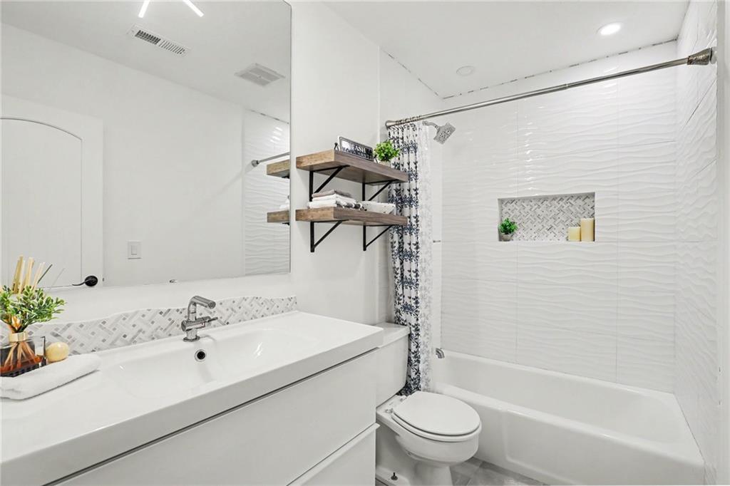 6924 Nw Chapel Woods Lane Property Photo 18