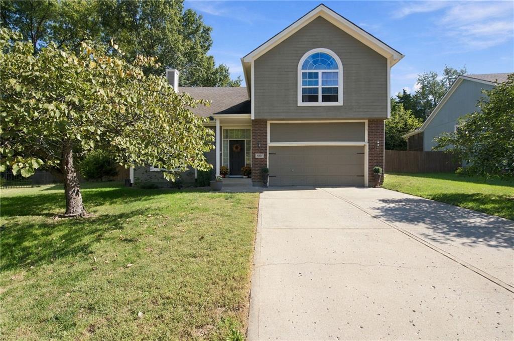 18207 Rollins Drive Property Photo 1