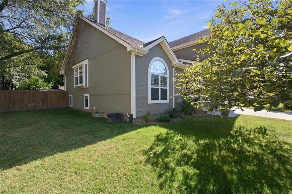 18207 Rollins Drive Property Photo 5