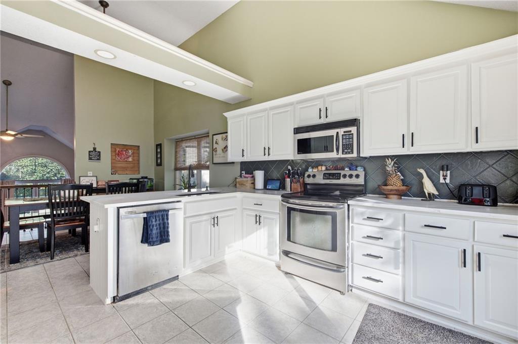 18207 Rollins Drive Property Photo 14