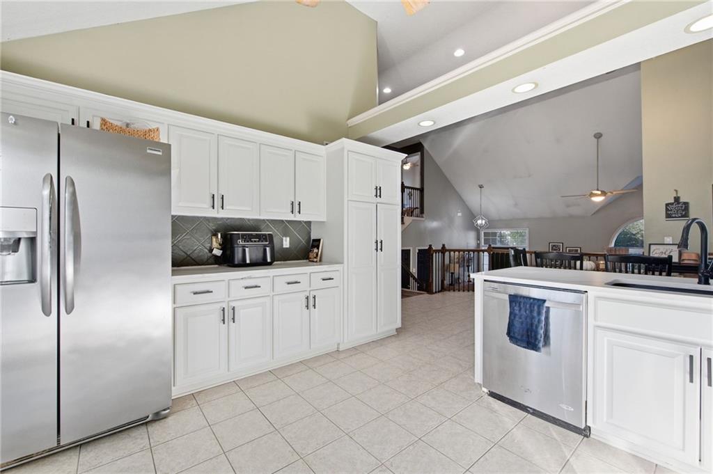 18207 Rollins Drive Property Photo 15