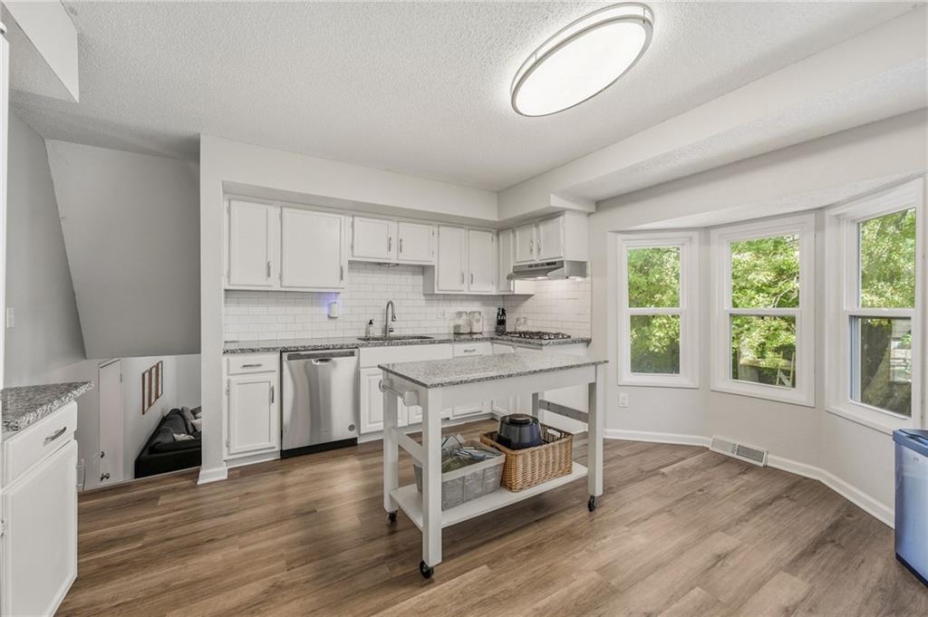 14017 Winchester Court Property Photo 8