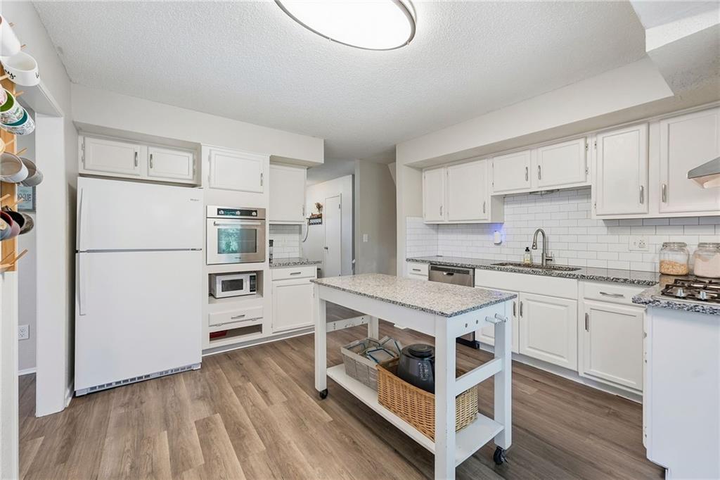 14017 Winchester Court Property Photo 9