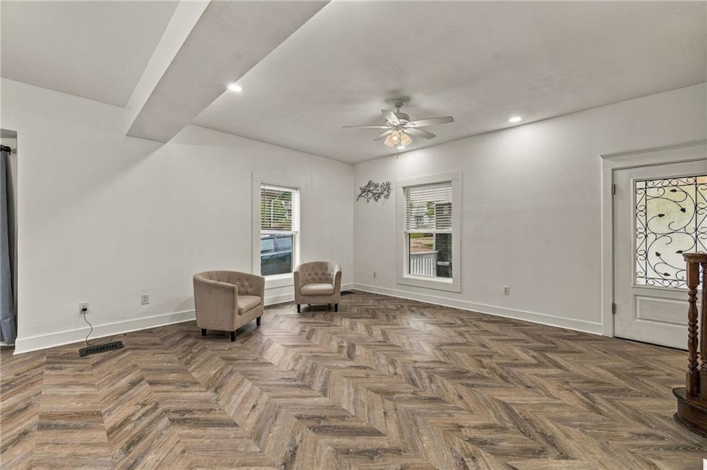 1432 W Walnut Street Property Photo 16
