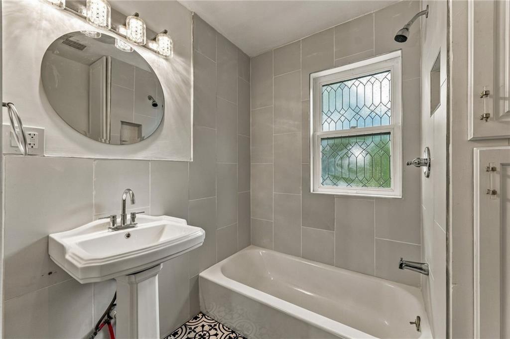 1432 W Walnut Street Property Photo 31