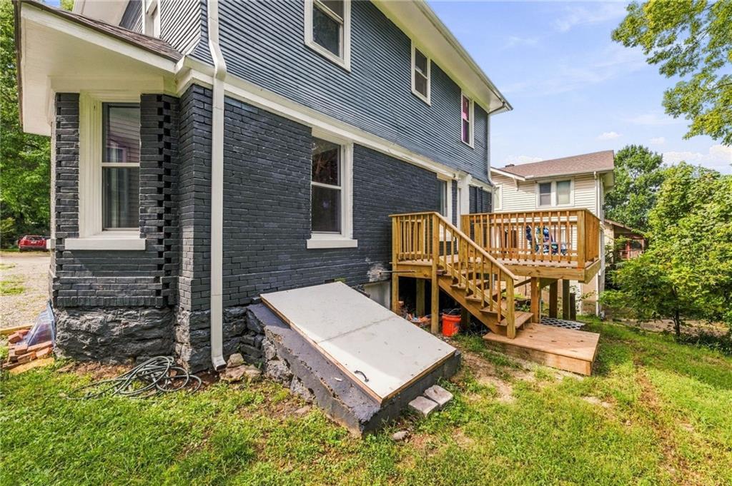 1432 W Walnut Street Property Photo 53