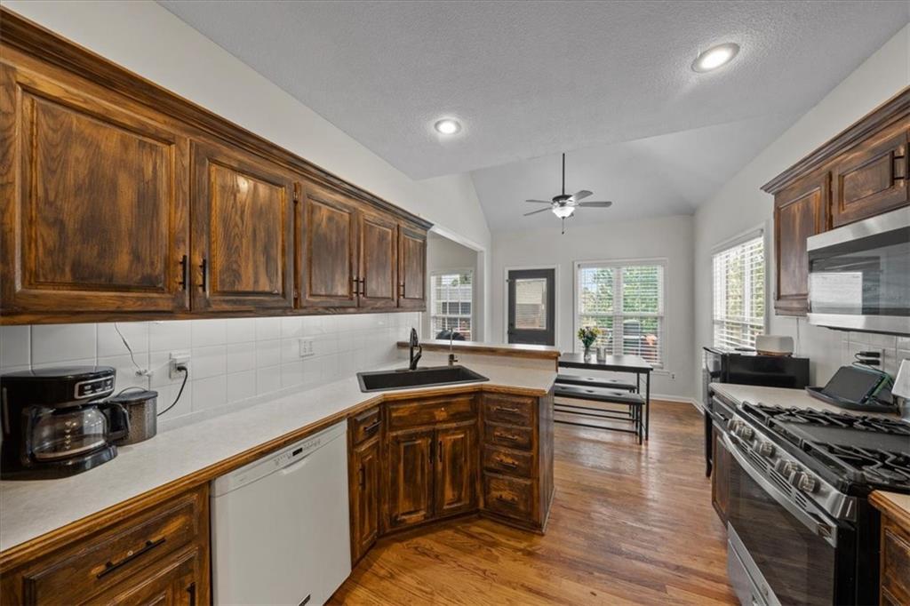 18424 S Juniper Street Property Photo 8