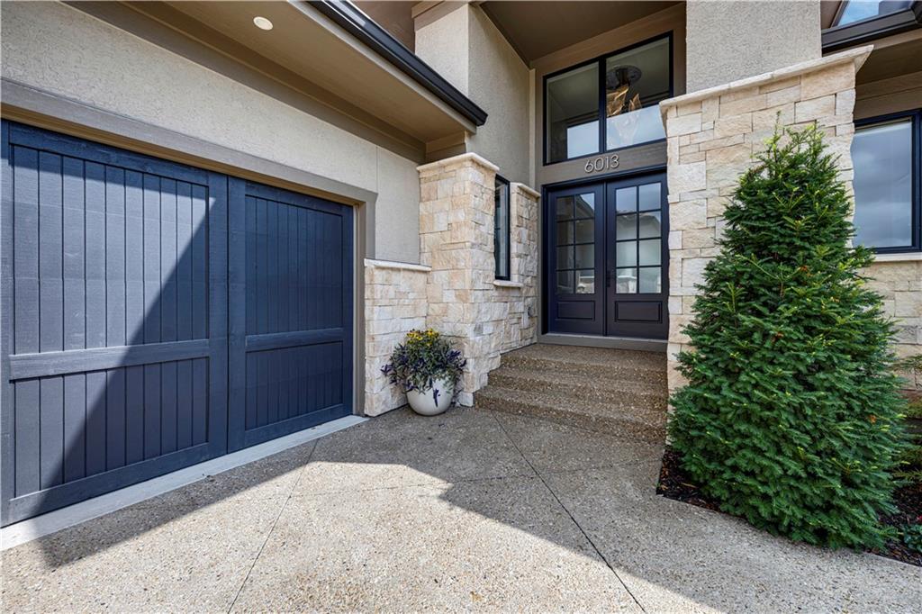 6013 W 137 Street Property Photo 3