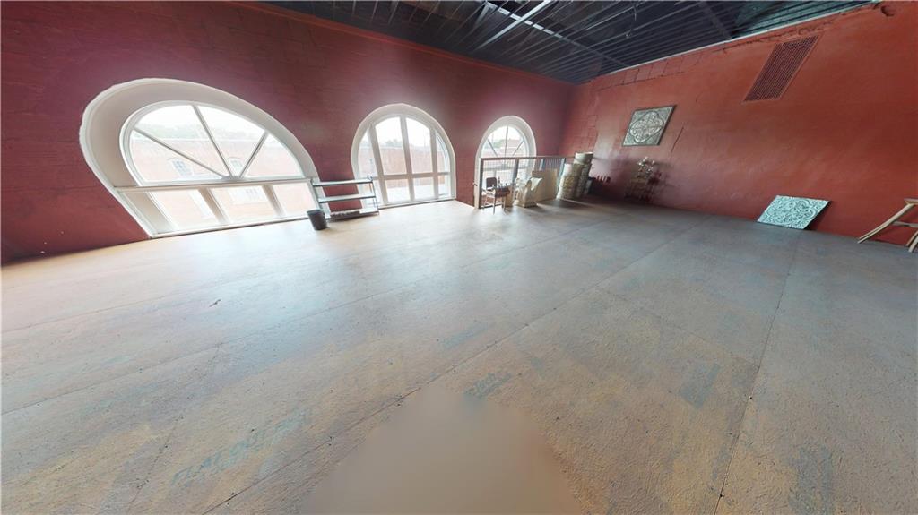 230 W Cherry Street Property Photo 8