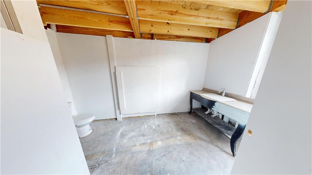 230 W Cherry Street Property Photo 11