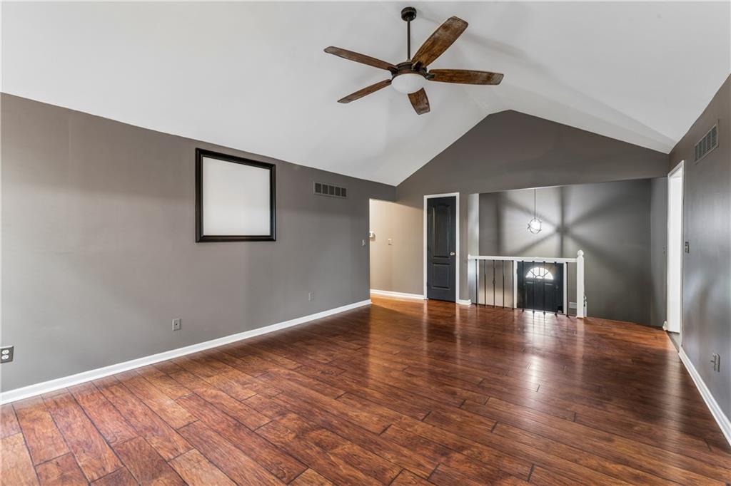 309 Ne Brookwood Drive Property Photo 13
