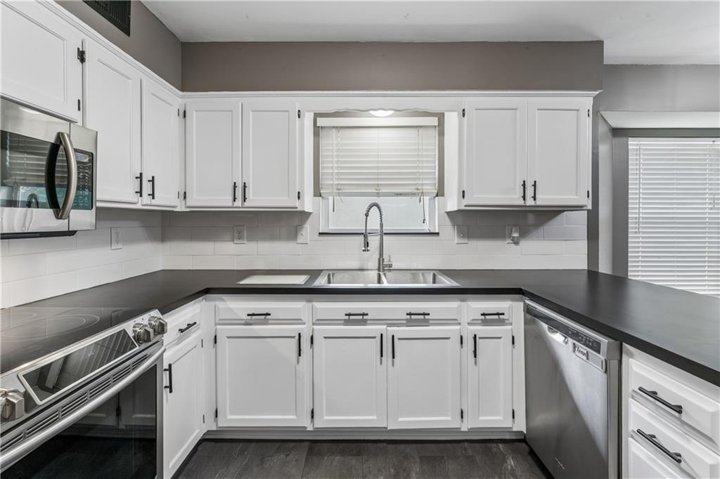 309 Ne Brookwood Drive Property Photo 16