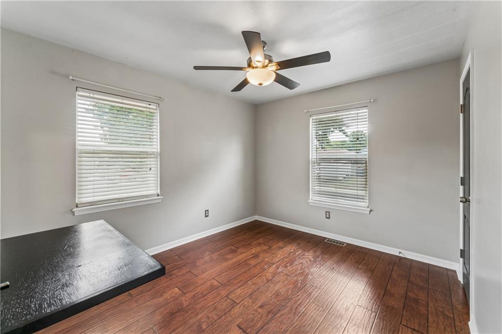309 Ne Brookwood Drive Property Photo 28