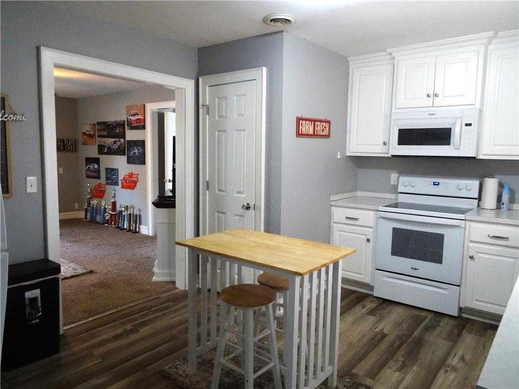 202 S Thompson Street Property Photo 6